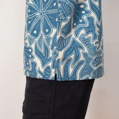 Shirts|Patagonia Tidal Threads Camp Shirt - Bees and Flowers Still Blue