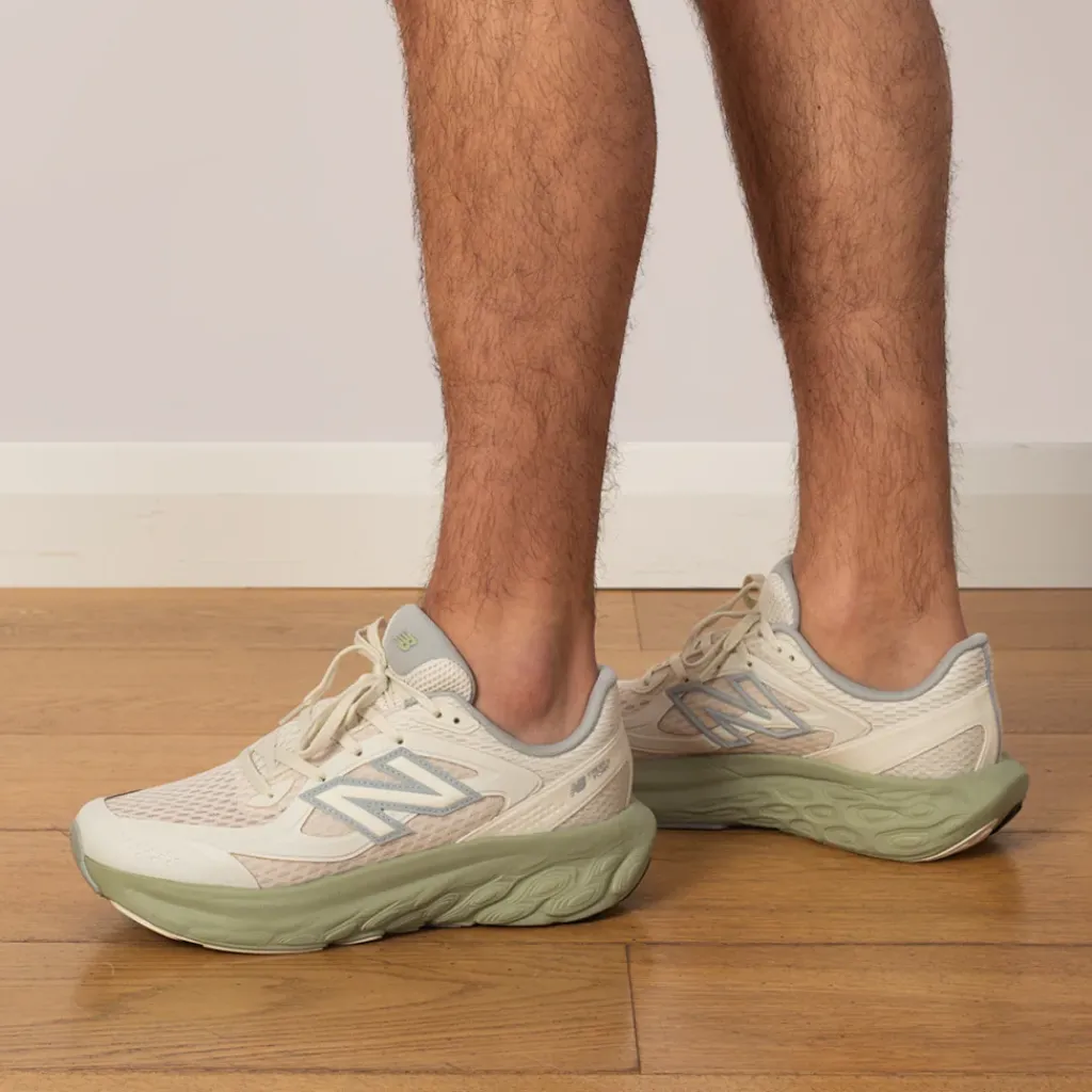 Footwear|New Balance UTRNWA - Linen/Olivine