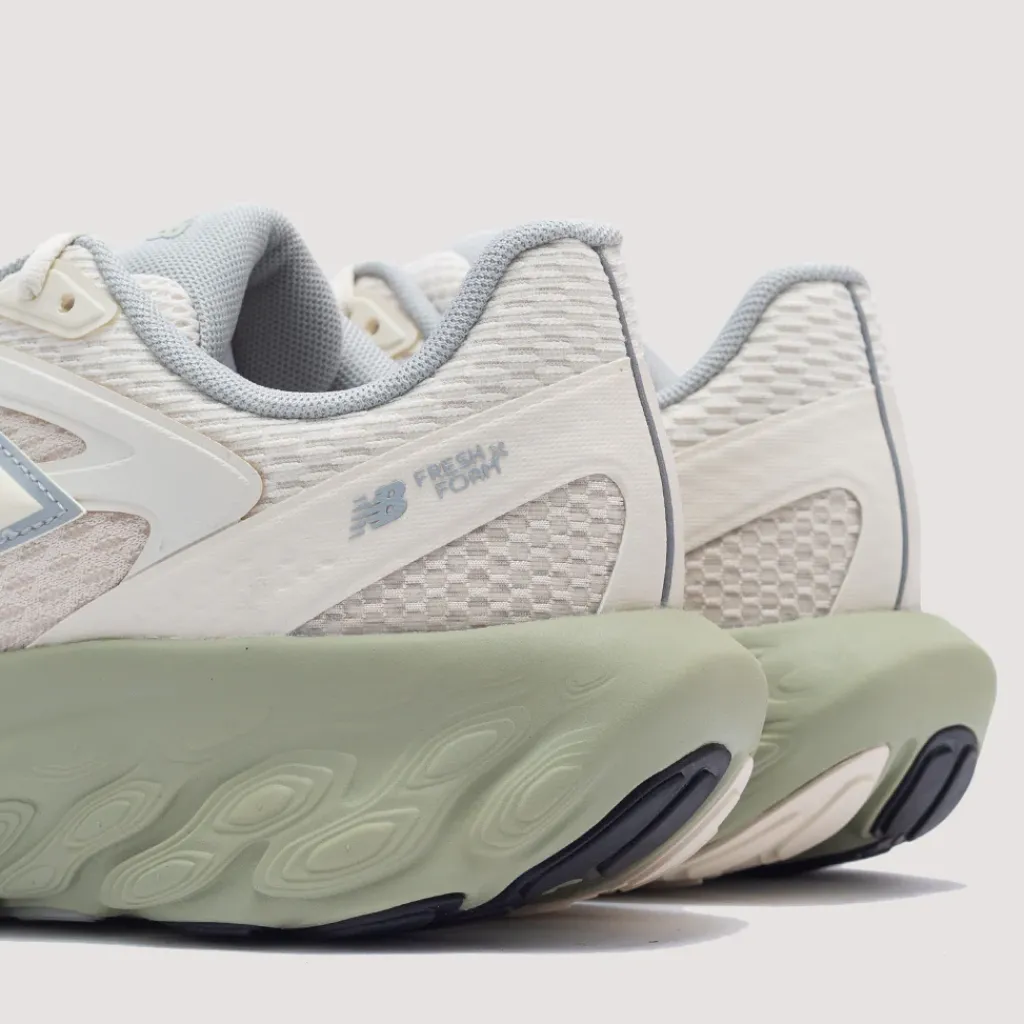Footwear|New Balance UTRNWA - Linen/Olivine